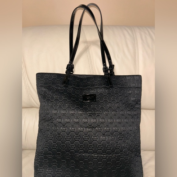 Michael Kors Handbags - Michael Kors Tote Bag